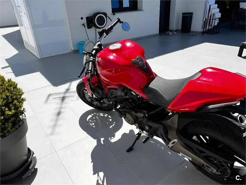 Ducati Monster 821 – Vista 4