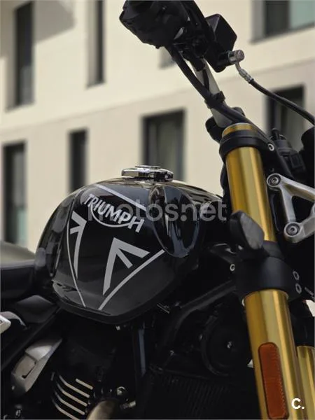Triumph Speed 400 - Vista 7