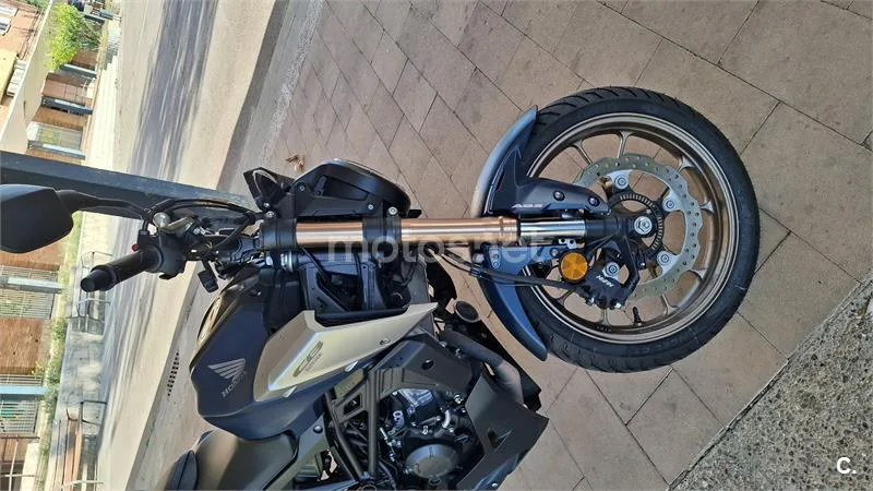 Honda CB 125 R – Vista 4