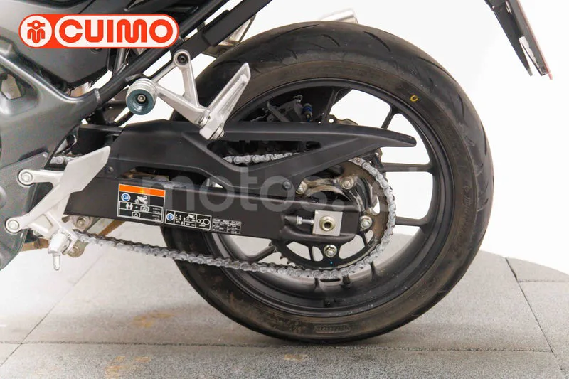 Honda CB 750 Hornet – Vista 18