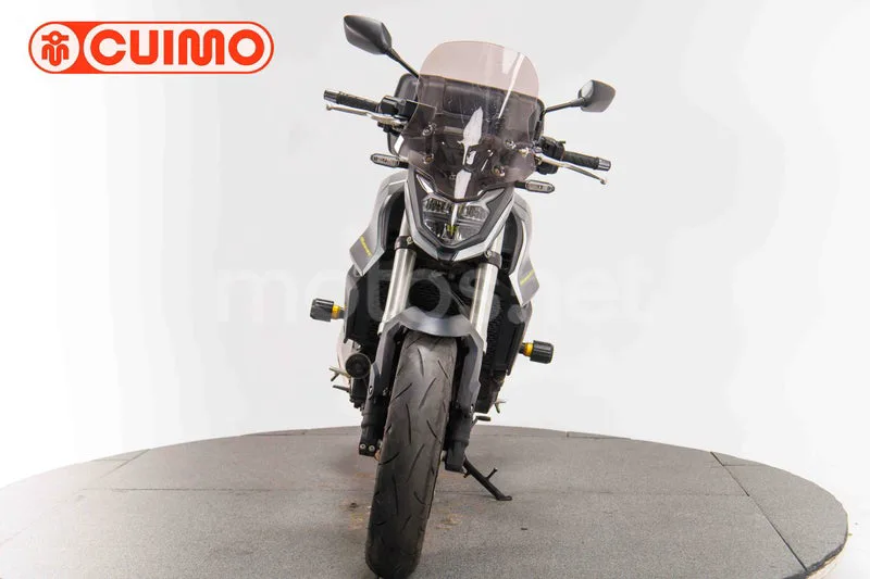 Honda CB 750 Hornet – Vista 10