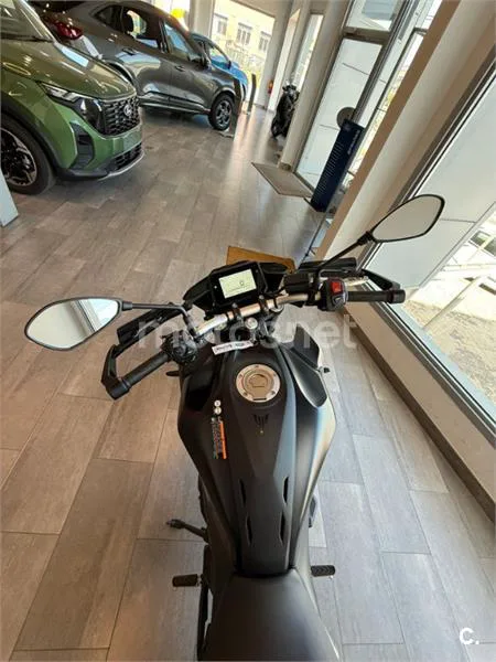 Yamaha MT-07 – Vista 12