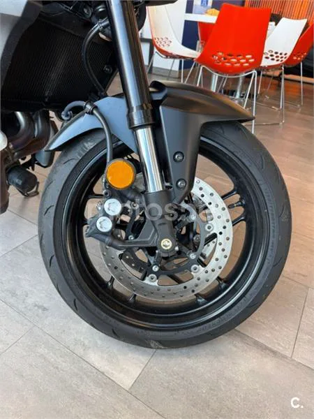 Yamaha MT-07 – Vista 13