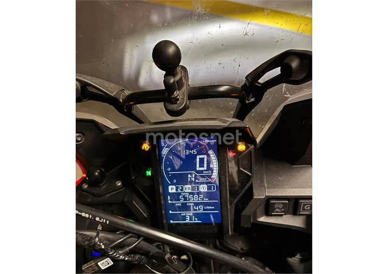 Honda CRF 1000L Africa Twin – Vista 6