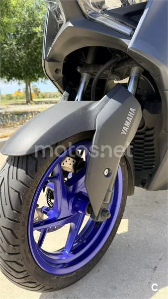 Yamaha XMAX 300 – Vista 6