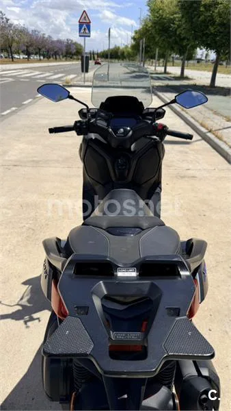 Yamaha XMAX 300 – Vista 7