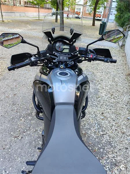 Suzuki V-Strom 1000 – Vista 3
