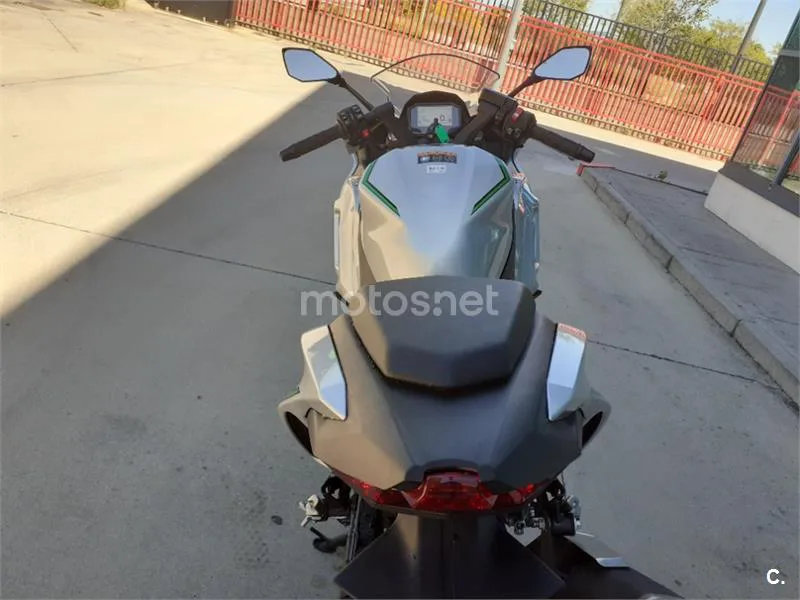 Kawasaki Ninja 7 Hybrid – Vista 8