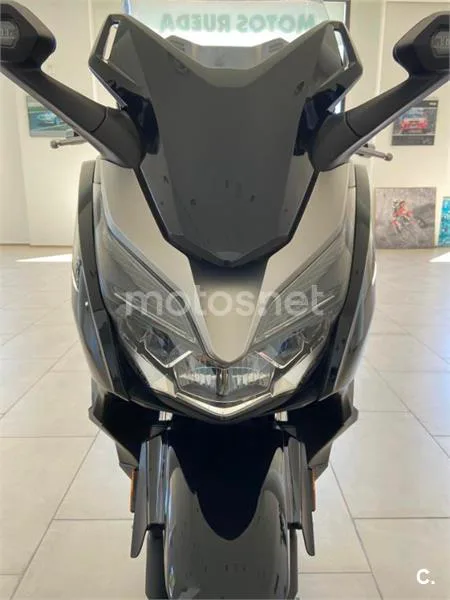 Honda Forza – Vista 3
