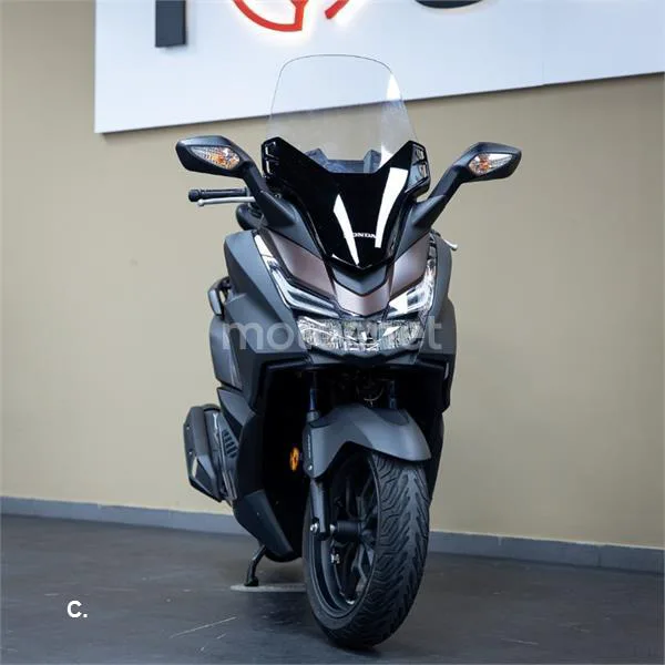Honda Forza 125 – Vista 3