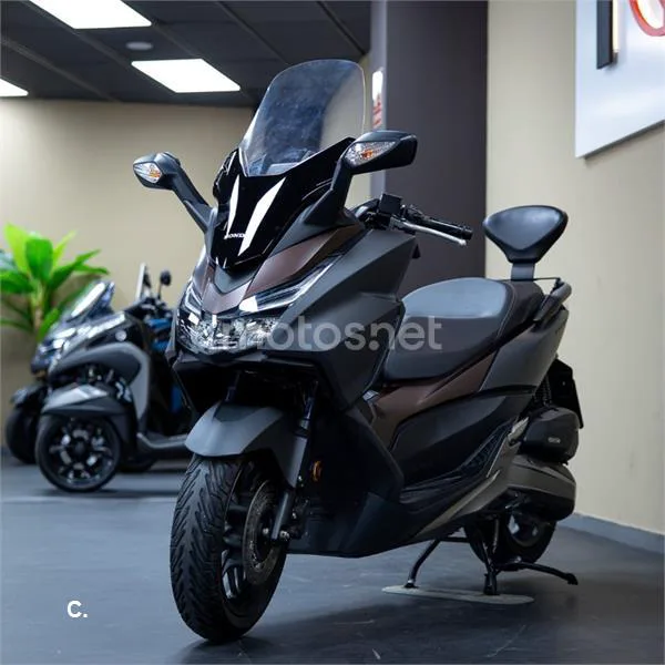 Honda Forza 125 – Vista 4