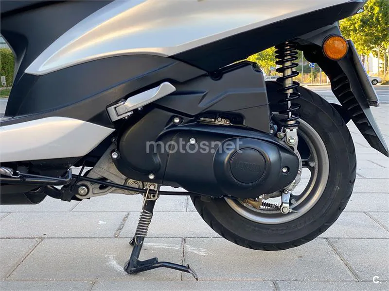 Yamaha D'elight 125 – Vista 13