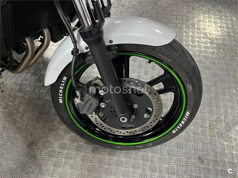 Kawasaki Vulcan S – Vista 3