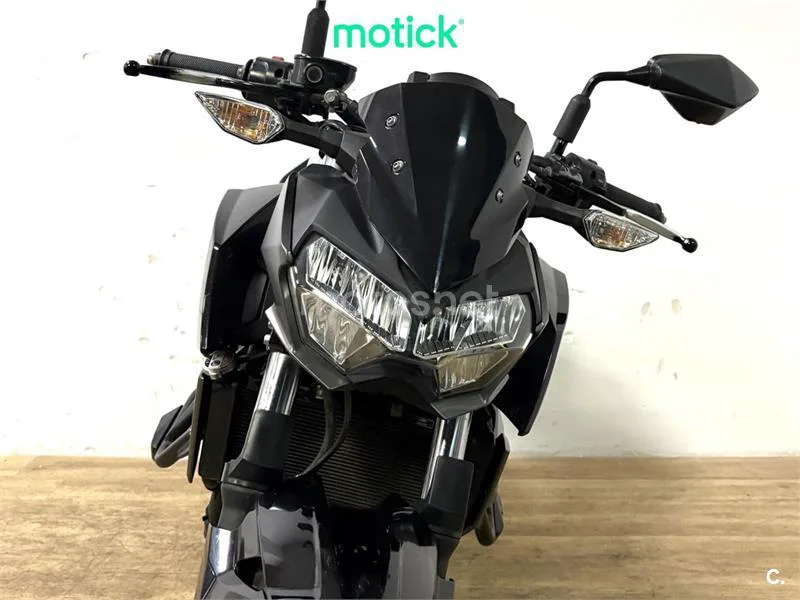 Kawasaki Z400 – Vista 8