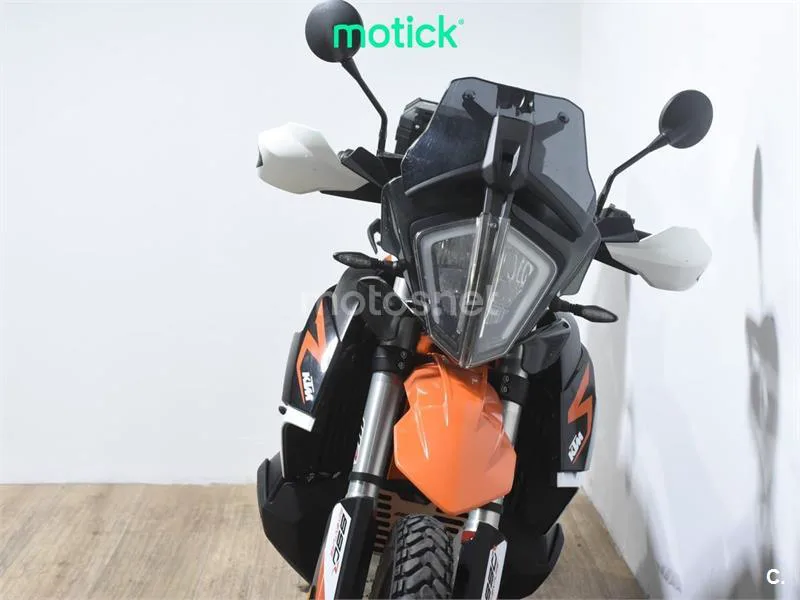 KTM 890 – Vista 11