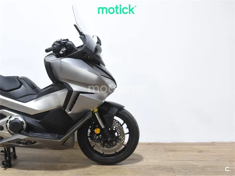 Honda Forza 750 – Vista 4