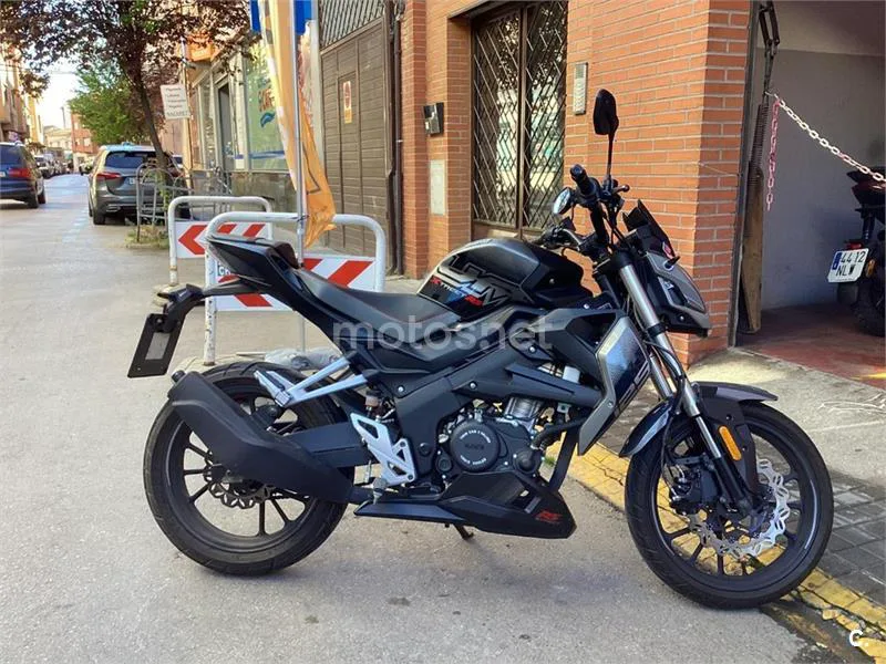 UM Xtreet 125 – Vista 4