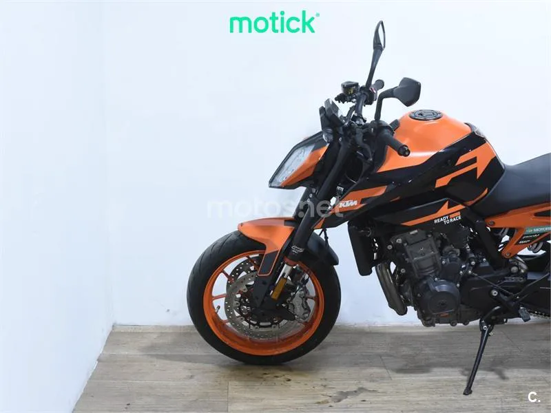 KTM 890 – Vista 8