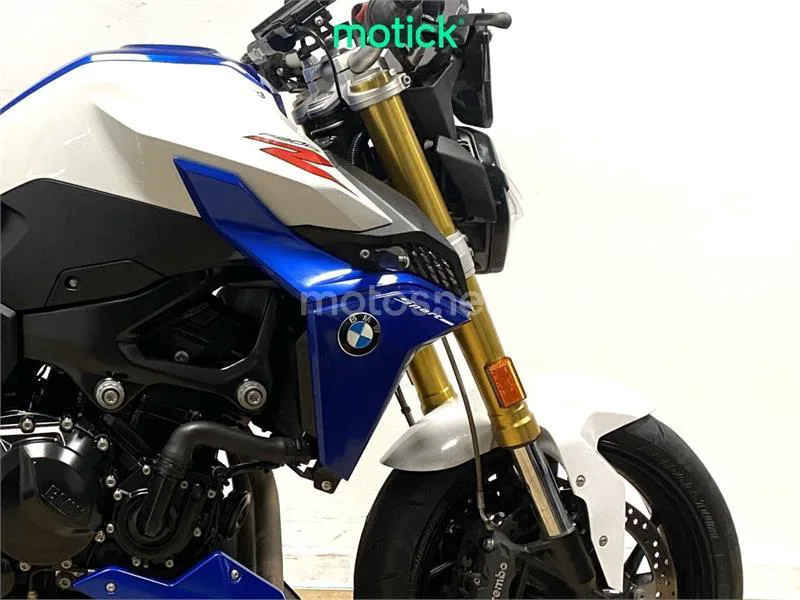 BMW F 900 R – Vista 3