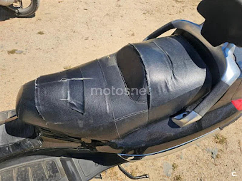 Piaggio X EVO 125 – Vista 12
