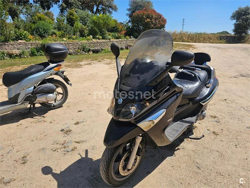 Piaggio X EVO 125 – Vista 3