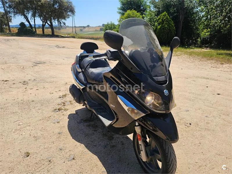 Piaggio X EVO 125 – Vista 4