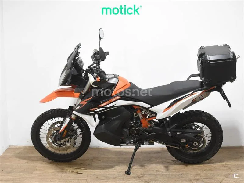 KTM 890 – Vista 7
