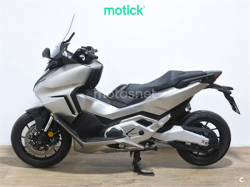 Honda Forza 750 – Vista 7