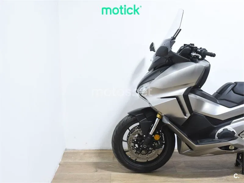 Honda Forza 750 – Vista 8