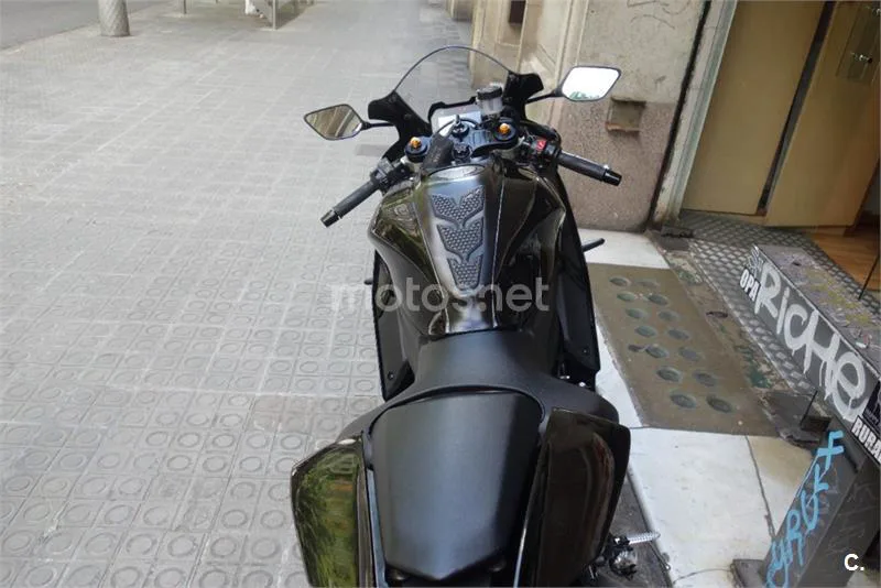 Yamaha R7 – Vista 13