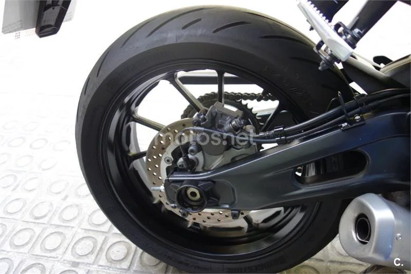 Yamaha R7 – Vista 14