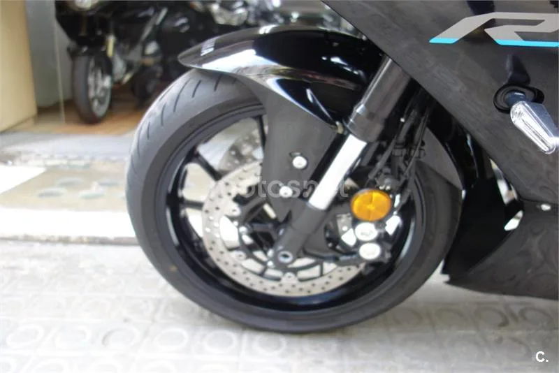 Yamaha R7 – Vista 5