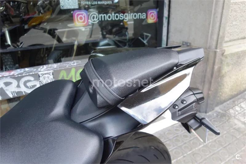 Yamaha R7 – Vista 7