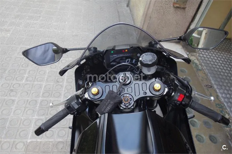 Yamaha R7 – Vista 8