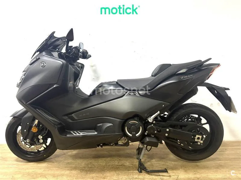Yamaha TMAX – Vista 5