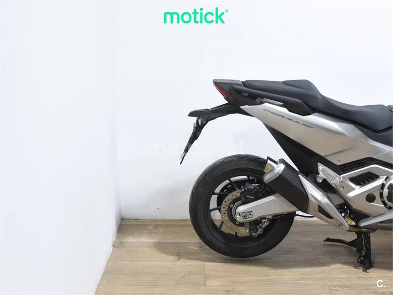 Honda Forza 750 – Vista 3