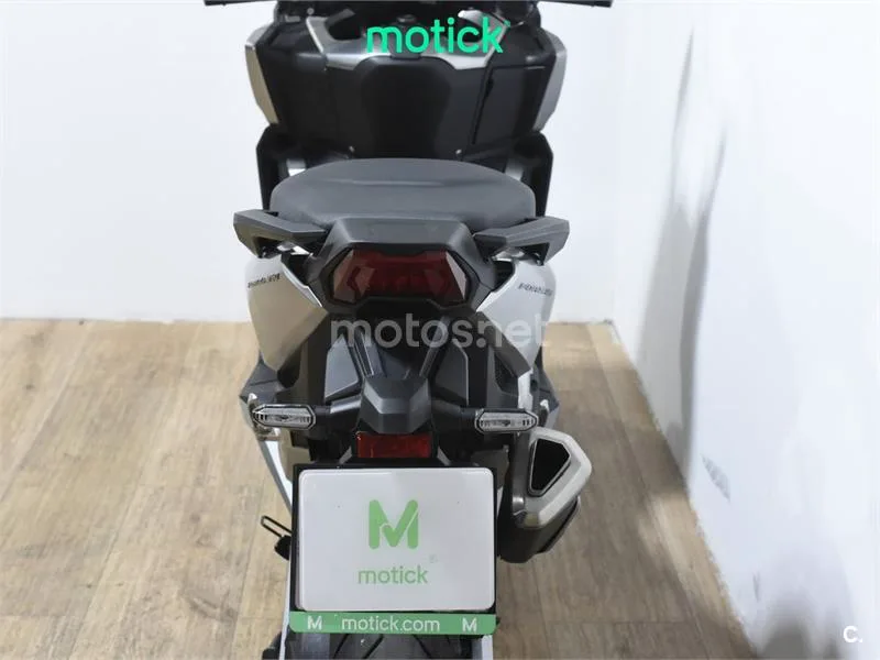 Honda Forza 750 – Vista 6
