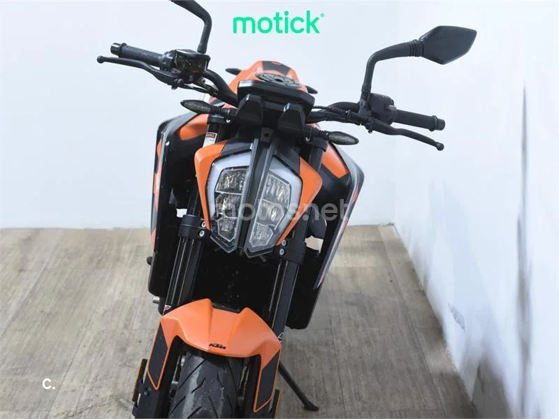 KTM 890 – Vista 11