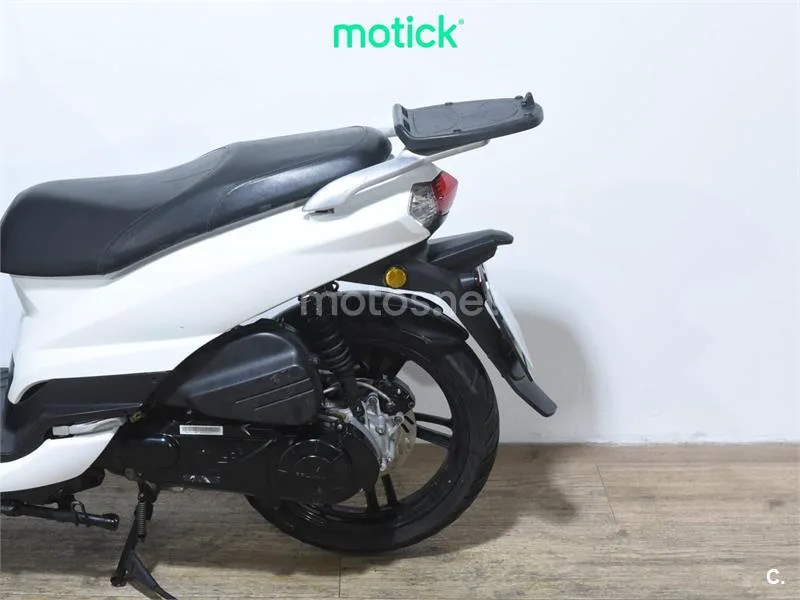 Peugeot Tweet 125 – Vista 9