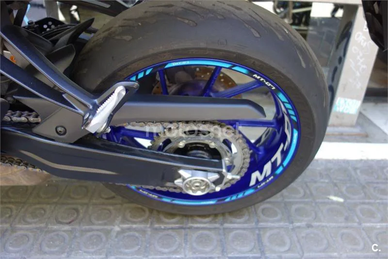 Yamaha MT-07 – Vista 14