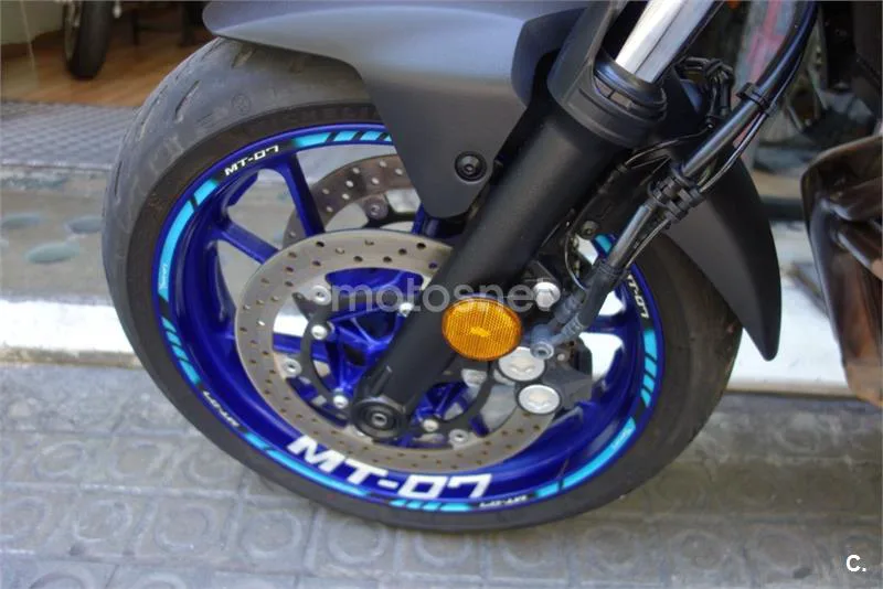 Yamaha MT-07 – Vista 8