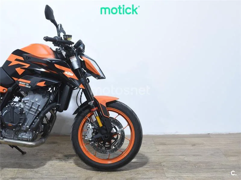 KTM 890 – Vista 4