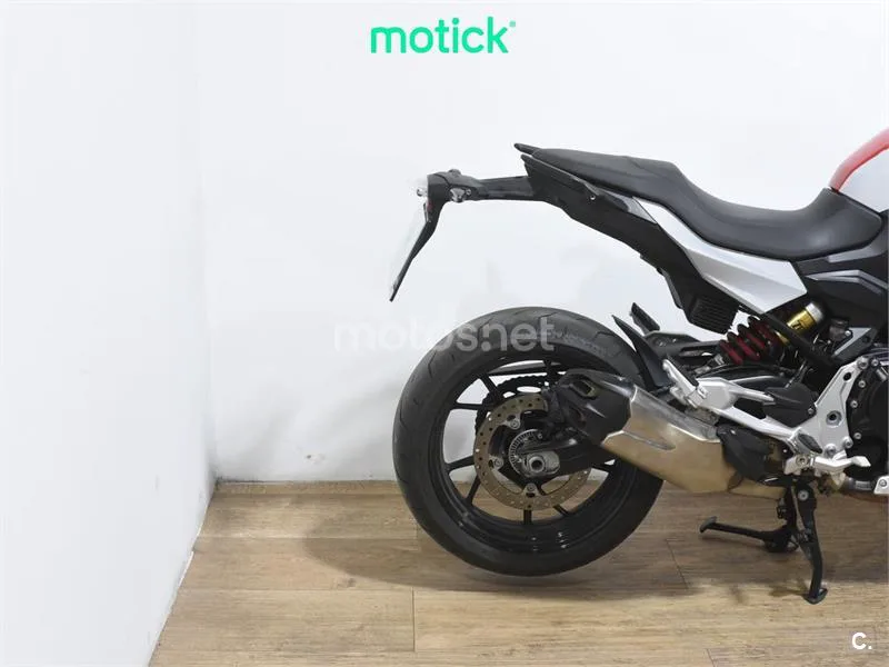 BMW F 900 R – Vista 3