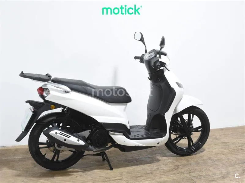 Peugeot Tweet 125 – Vista 10