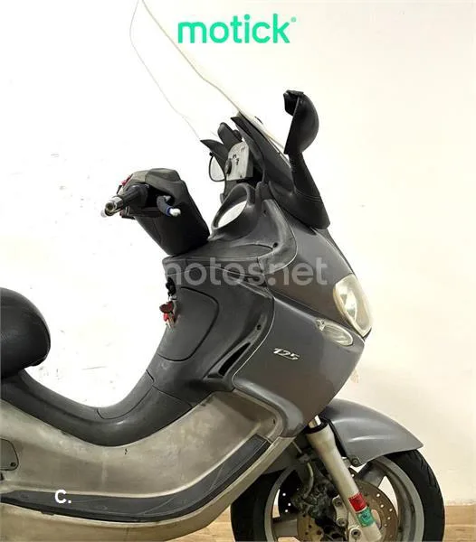 Piaggio X9 125 – Vista 3