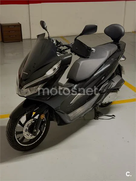 Honda PCX 125 – Vista 2