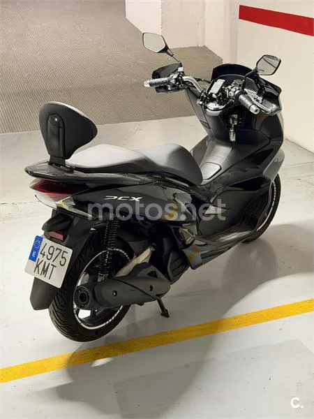 Honda PCX 125 – Vista 4