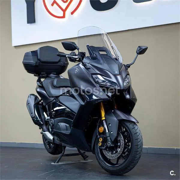 Yamaha TMAX – Vista 3