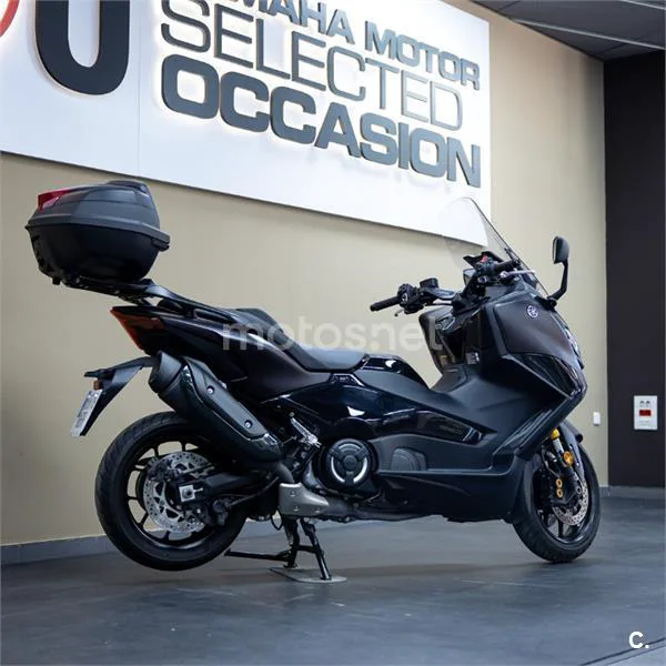 Yamaha TMAX – Vista 5