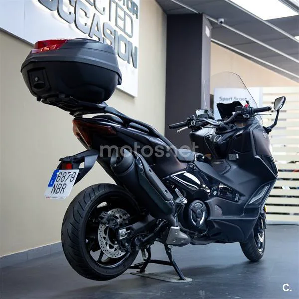 Yamaha TMAX – Vista 6